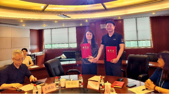 學(xué)會與重慶陸海傳媒簽署戰(zhàn)略合作協(xié)議深化教育出版與職教領(lǐng)域協(xié)同發(fā)展