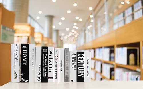 成人高考法學(xué)考試科目？