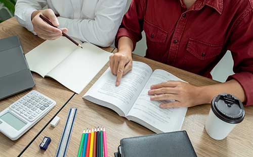 成人高考是幾月份報名的？