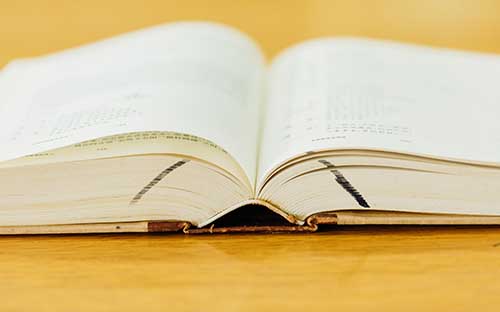 自考本科?？瓶梢砸黄饒?bào)嗎？