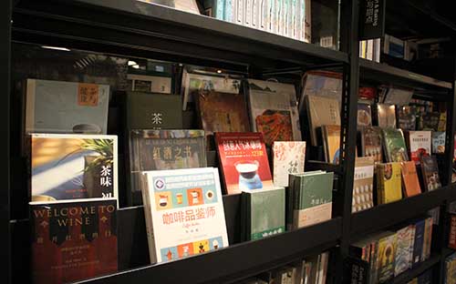 自考商務(wù)本科考什么？好考嗎？