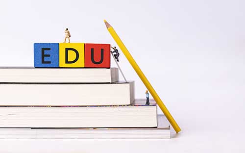 成人高考成績(jī)查詢時(shí)間是多久？