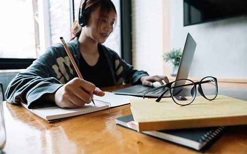 成人高考高升專考哪幾個(gè)科目？