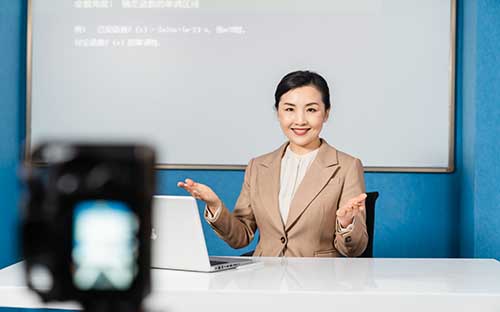 成人高考專升本學(xué)校如何選擇？