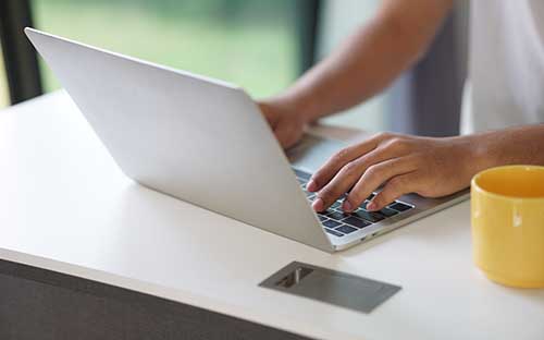 自考的網(wǎng)上報(bào)名時(shí)間會(huì)提前嗎？如何選擇專業(yè)？