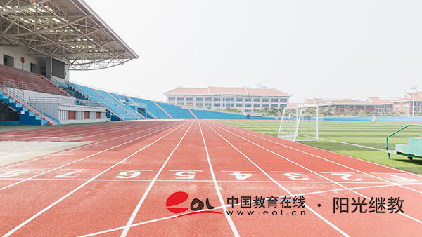 新疆成人高考報(bào)名有哪些限制？要花多少錢(qián)？