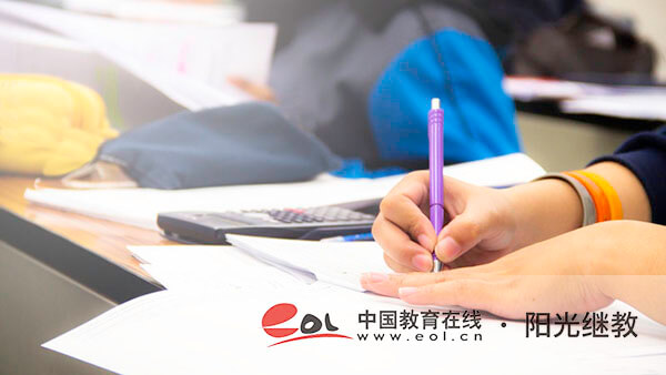 成人高考報名專業(yè)怎么選？可以更換嗎？