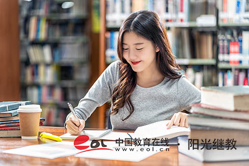 成人高考網(wǎng)上怎么報(bào)名？是線上考試嗎？