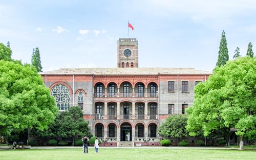 加拿大大學(xué)分哪三類？加拿大大學(xué)有哪些學(xué)校？