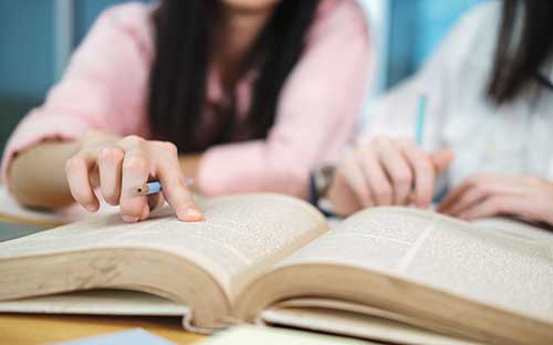 英國(guó)大學(xué)室內(nèi)設(shè)計(jì)排名 英國(guó)有室內(nèi)設(shè)計(jì)專業(yè)的大學(xué)