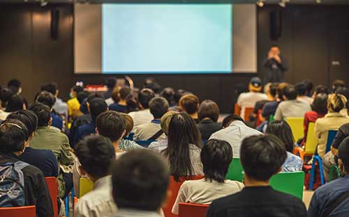 研究生留學(xué)新加坡費用是多少，值得去讀嗎