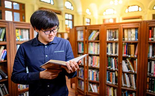 想讀國(guó)際本科怎么報(bào)名有什么要求