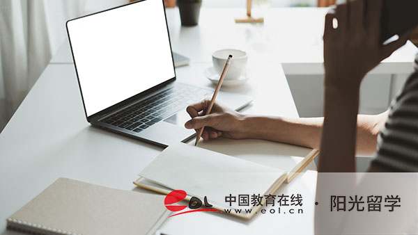 美國數(shù)字媒體藝術(shù)專業(yè)本科留學(xué)費用是多少錢