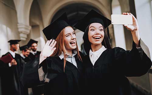 留學英國華威大學的研究生費用每年要多少錢